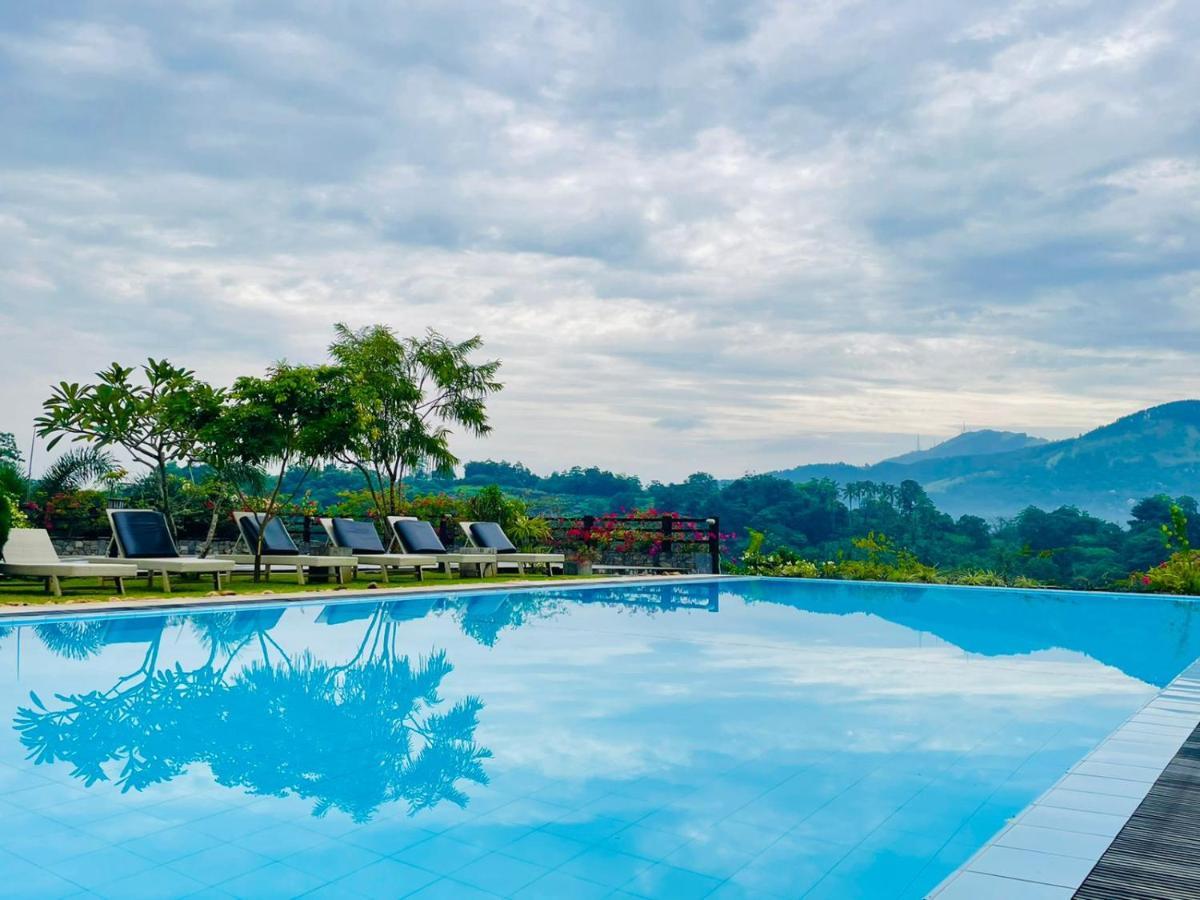 Elegant Hotel Kandy Eksteriør billede